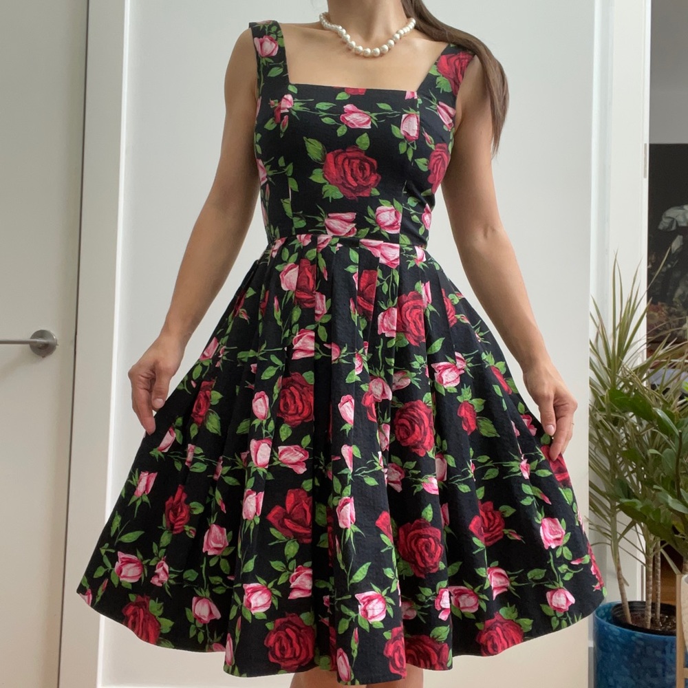 Betsey Johnson Black Rose Dress Sz 0